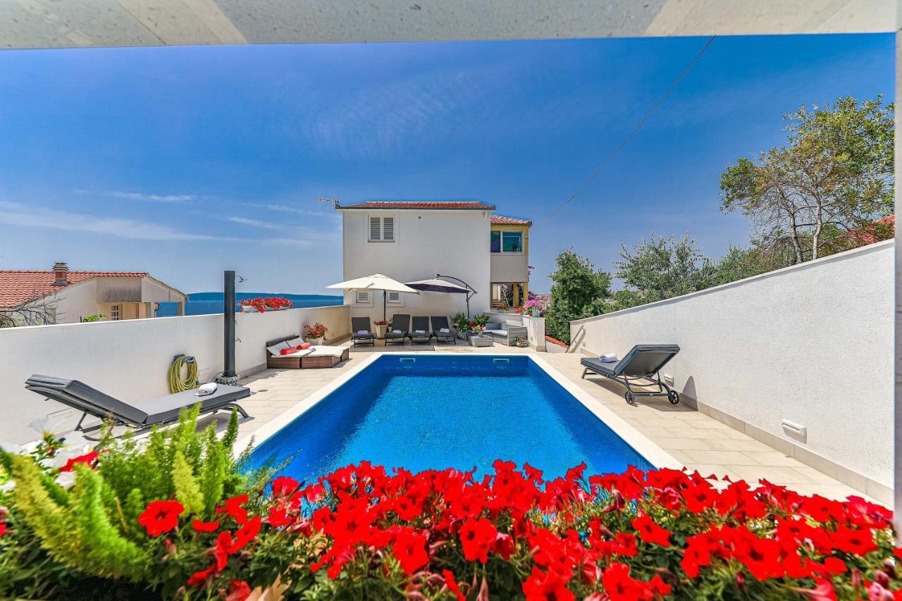 Apartments Villa Nea Leona Trogir Exterior foto