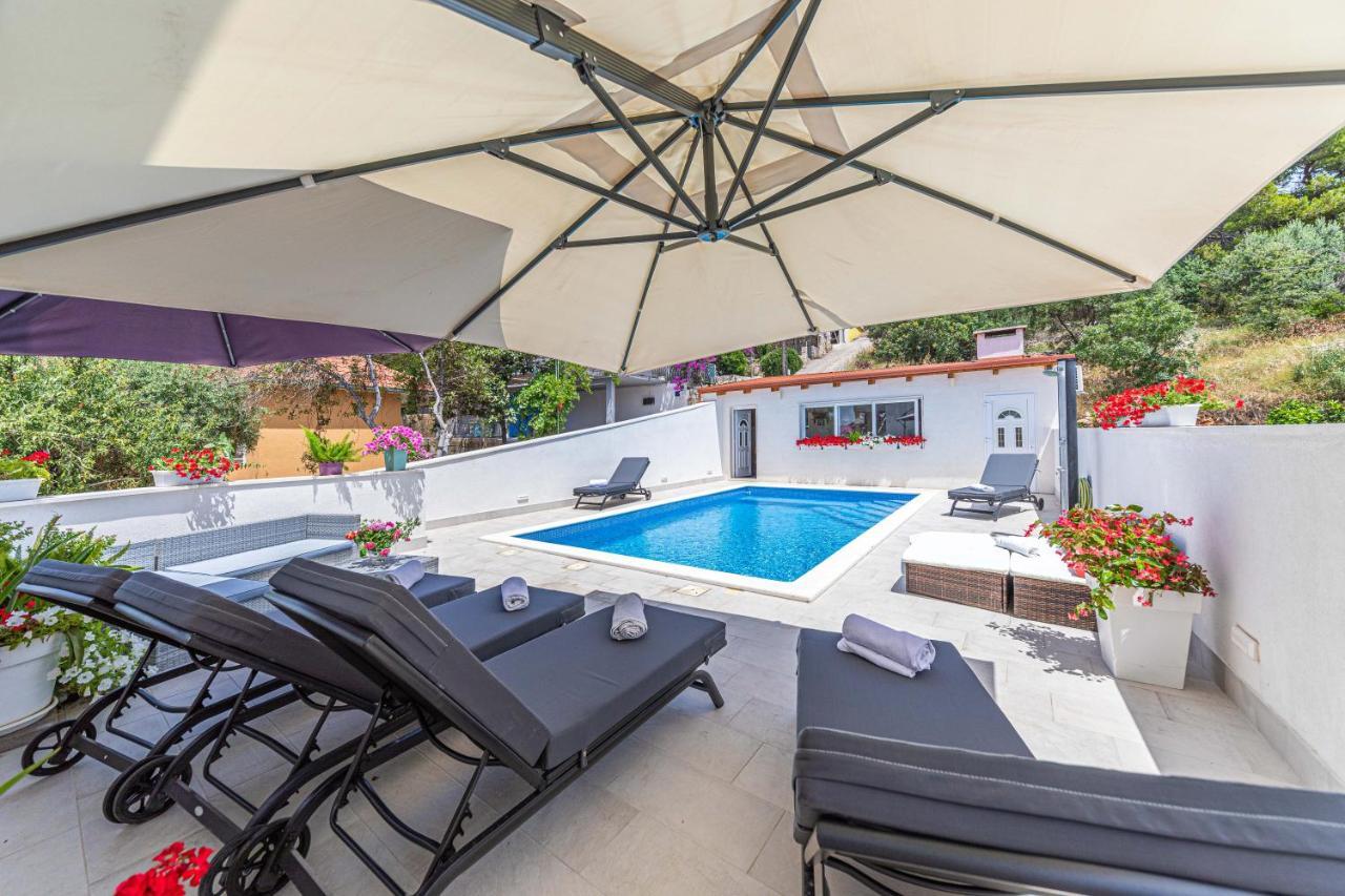 Apartments Villa Nea Leona Trogir Exterior foto