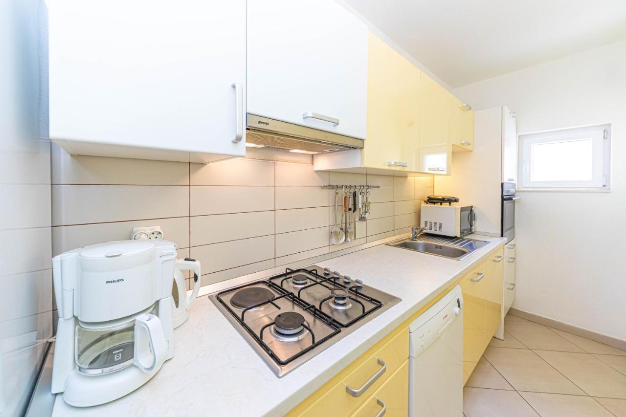 Apartments Villa Nea Leona Trogir Exterior foto