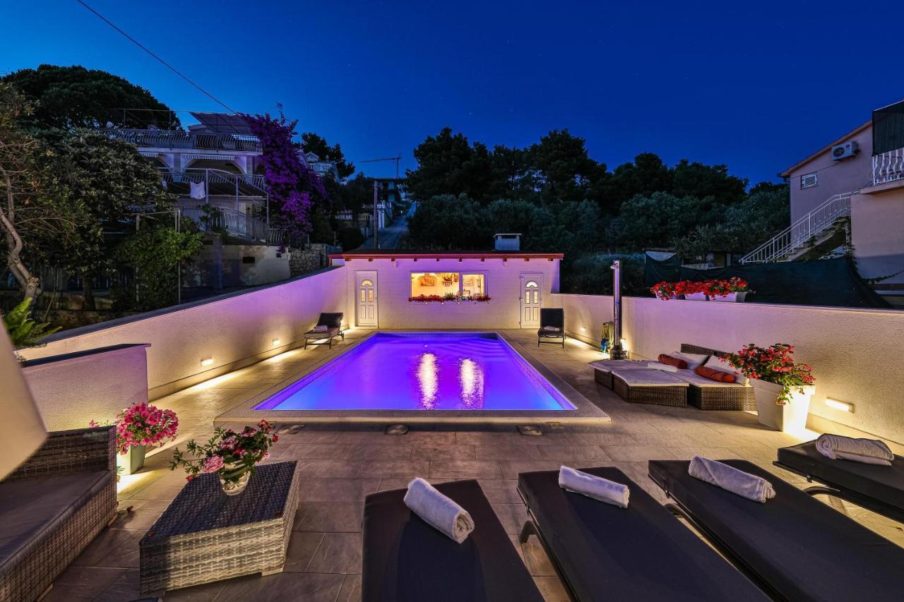 Apartments Villa Nea Leona Trogir Exterior foto
