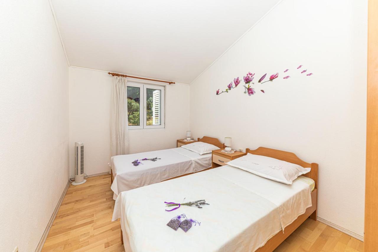 Apartments Villa Nea Leona Trogir Exterior foto