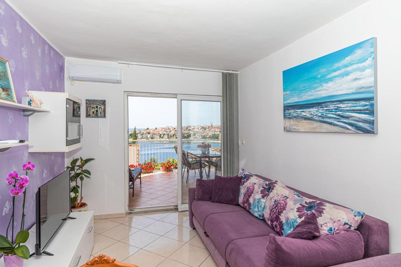 Apartments Villa Nea Leona Trogir Exterior foto