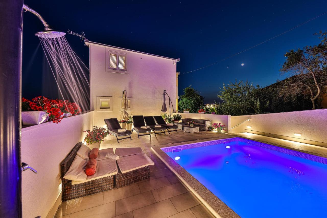 Apartments Villa Nea Leona Trogir Exterior foto