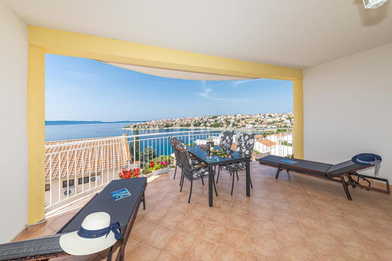 Apartments Villa Nea Leona Trogir Exterior foto